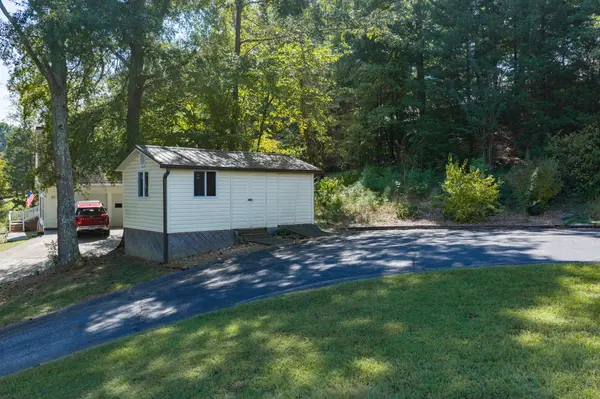 665 Julia Dr, Cookeville, TN 38506