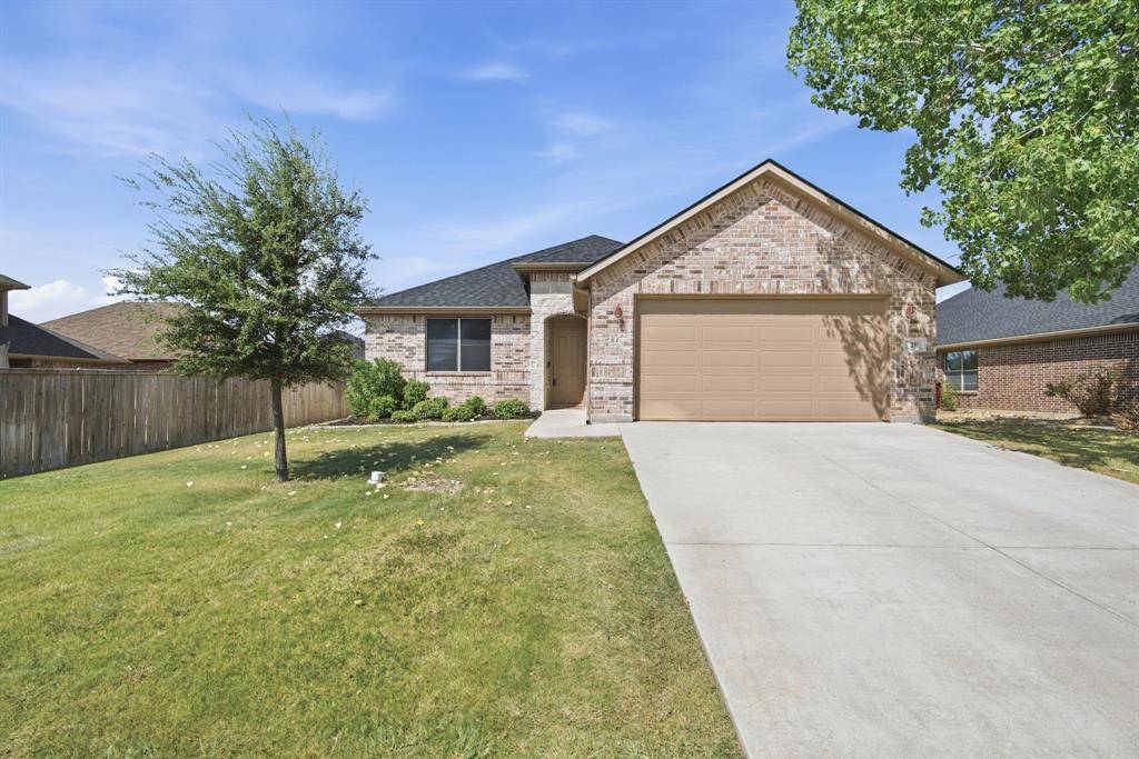 28 S Highland Drive, Sanger, TX 76266