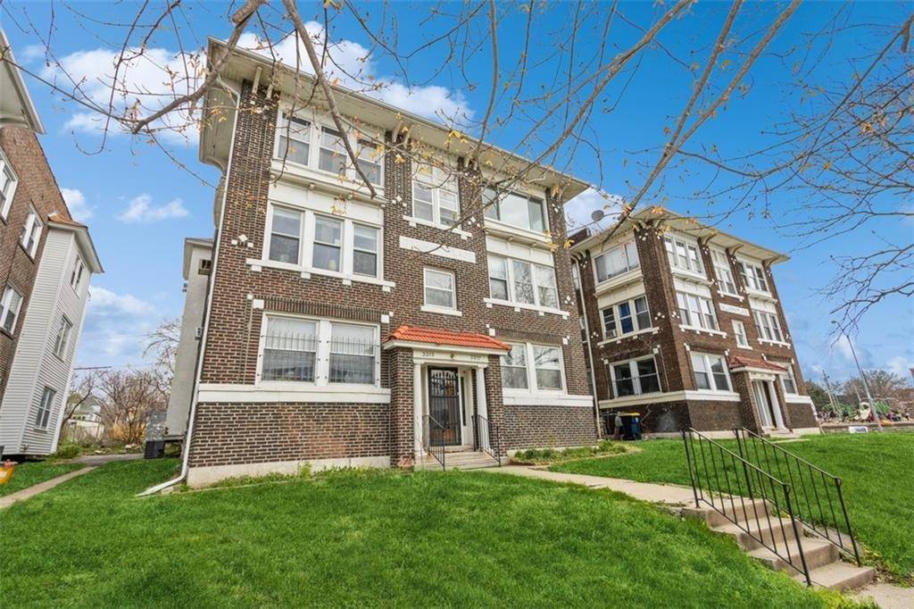 3317 Gillham RD #3s, Kansas City, MO 64110