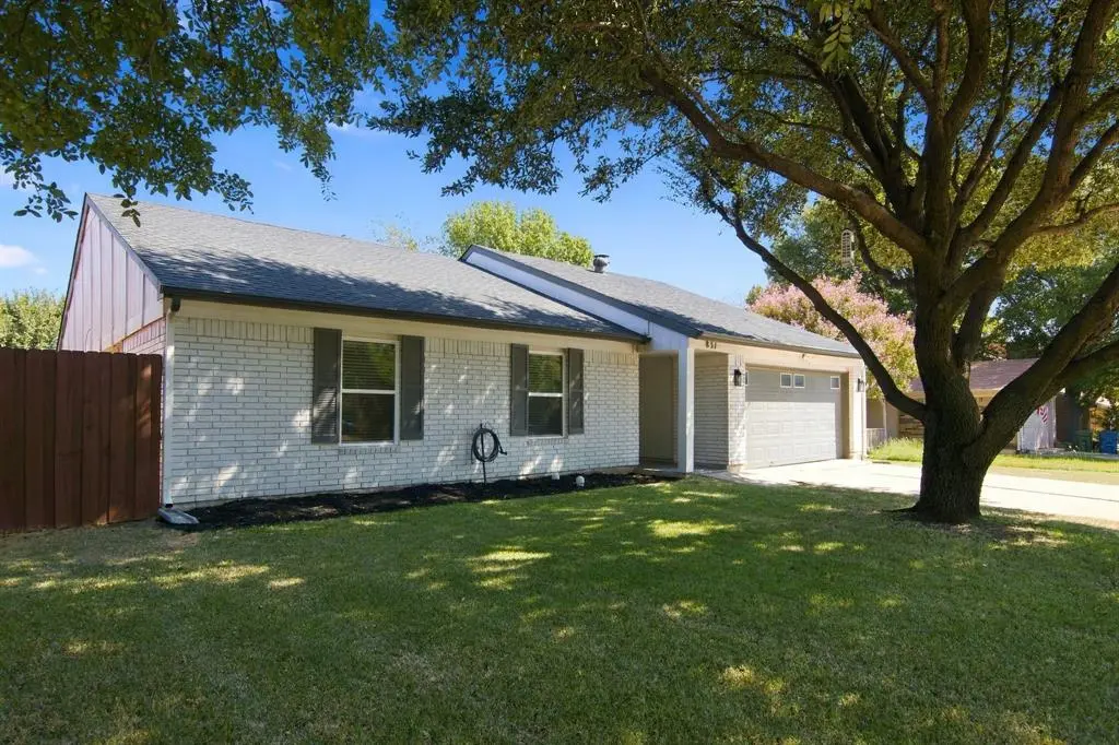 831 Beverly Drive, Grapevine, TX 76051