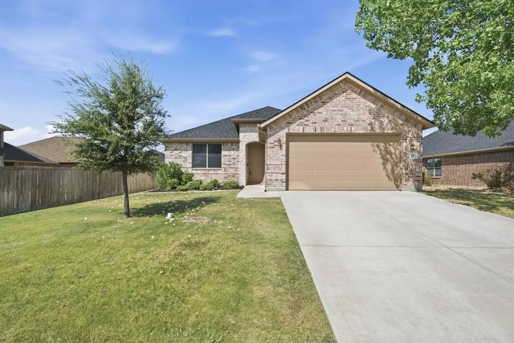 28 S Highland Drive, Sanger, TX 76266