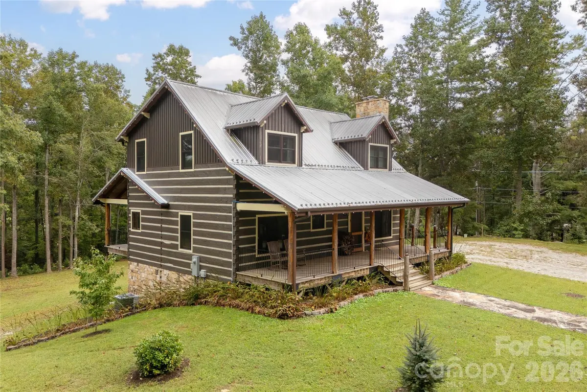 10 Black Bear Valley DR, Hendersonville, NC 28792