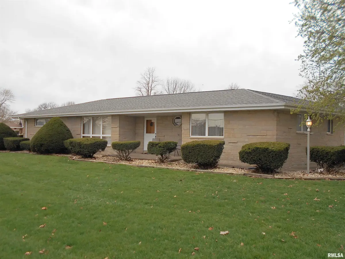4 Hiel DR, Bushnell, IL 61422