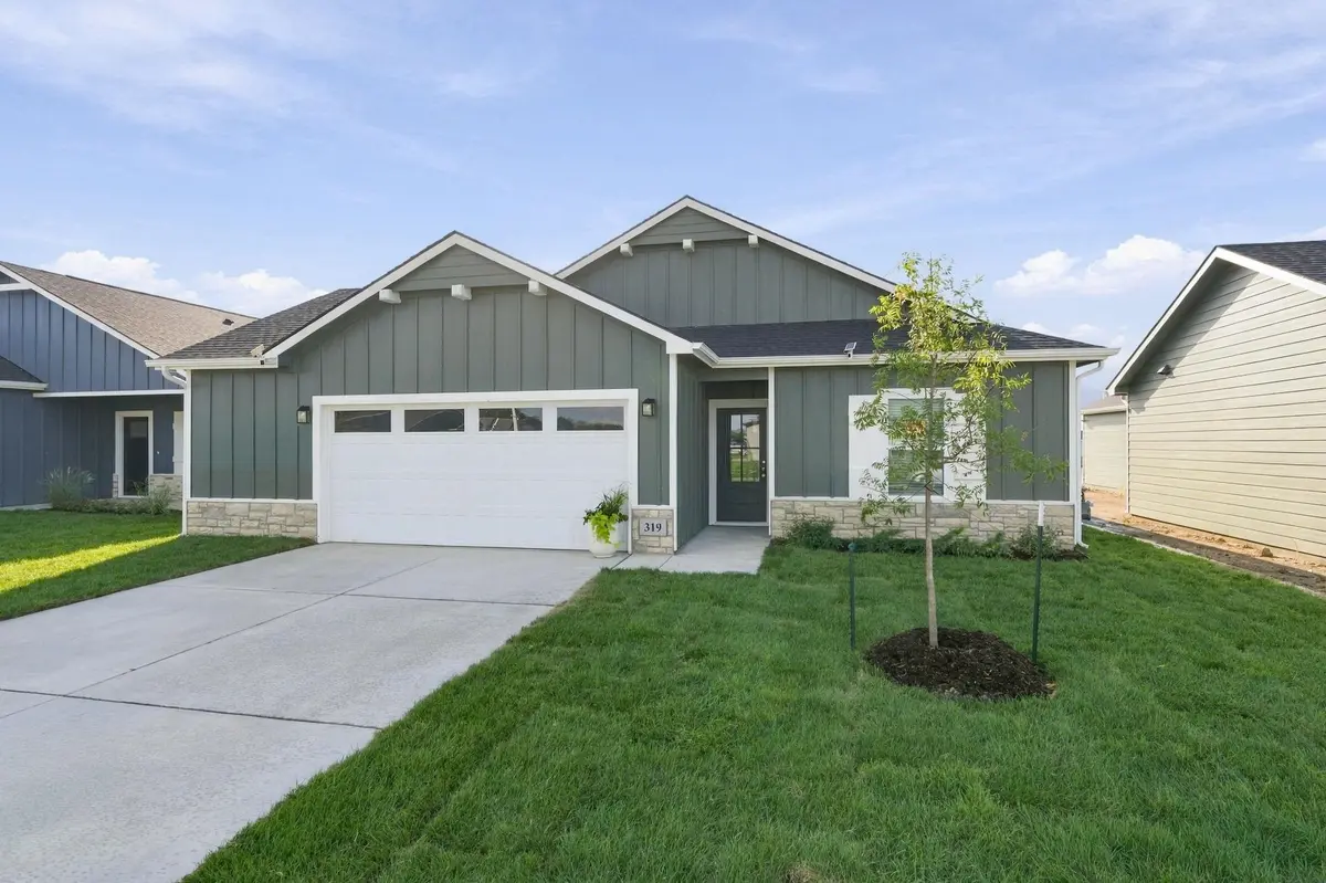 319 N Woodstone St, Derby, KS 67037-7821
