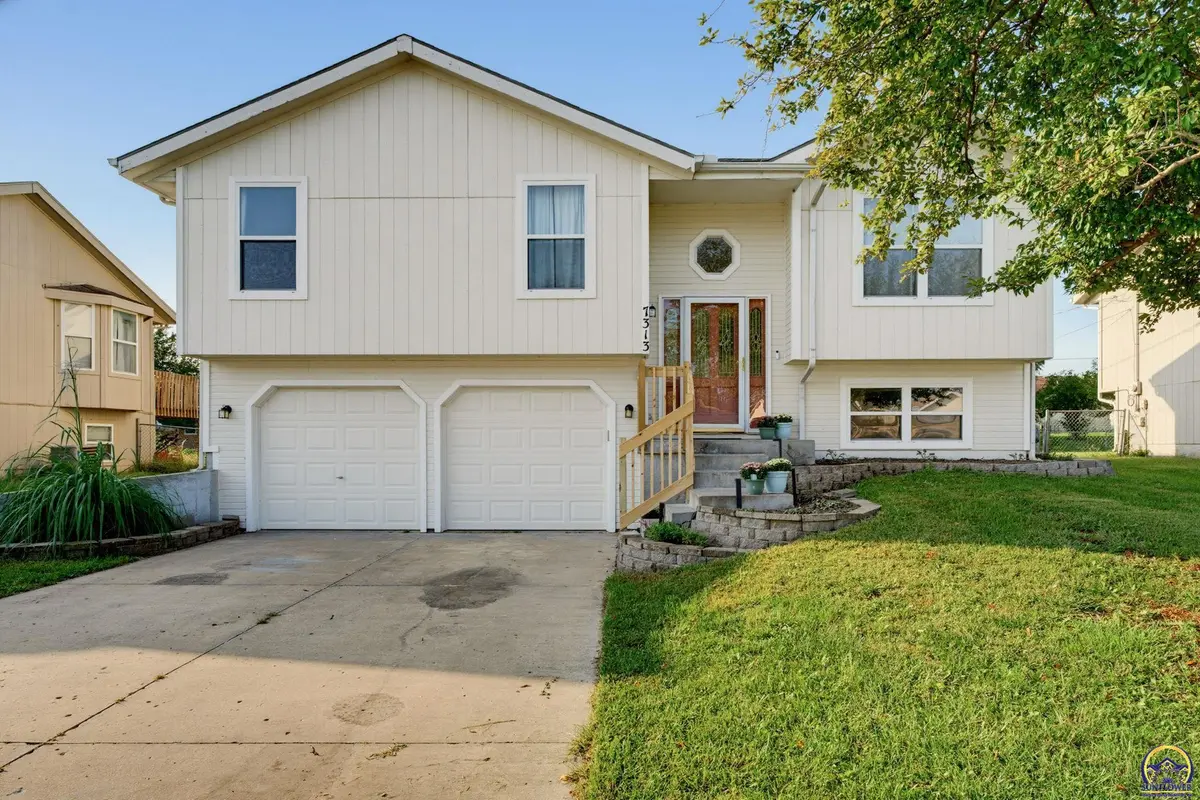 7313 SW 23rd TER, Topeka, KS 66614