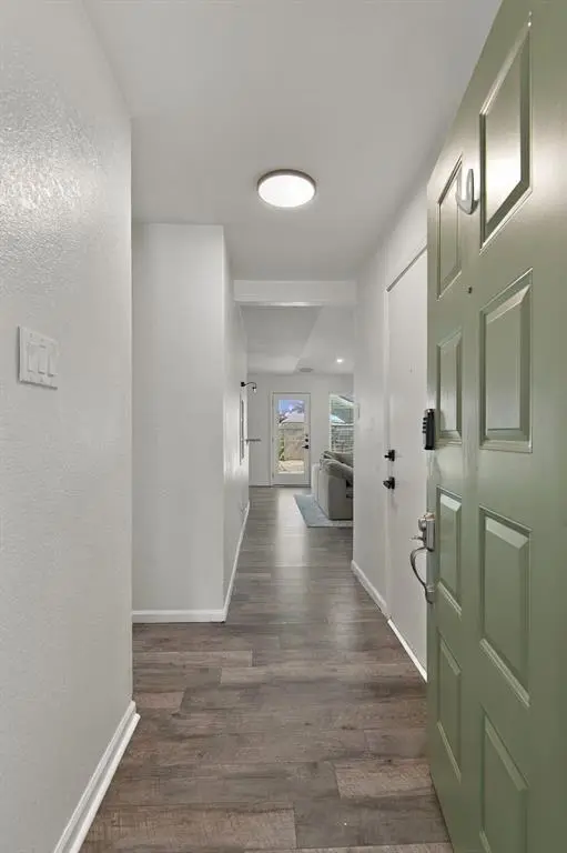 831 Beverly Drive, Grapevine, TX 76051