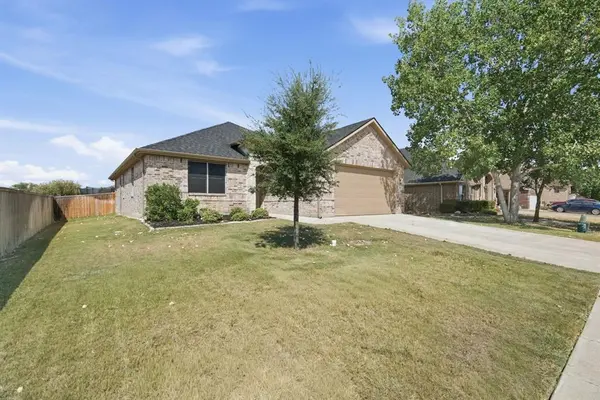 28 S Highland Drive, Sanger, TX 76266