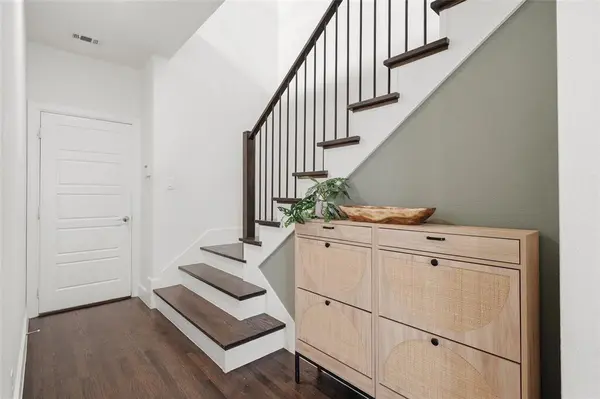 8261 Laflin Lane, Dallas, TX 75231