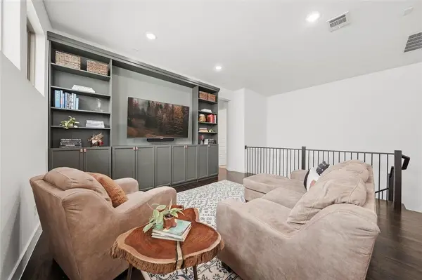8261 Laflin Lane, Dallas, TX 75231