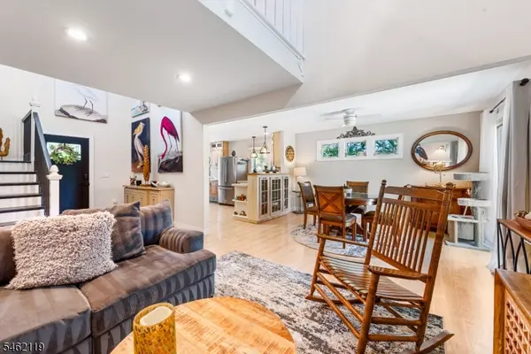 636 Willow Grove St, Hackettstown Town, NJ 07840