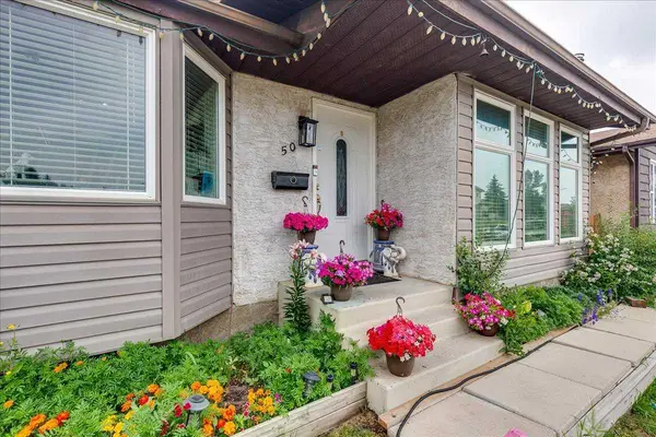 50 Grant ST, Red Deer, AB T4P 2L4