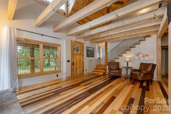 10 Black Bear Valley DR, Hendersonville, NC 28792
