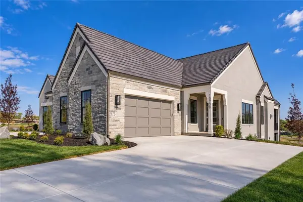 13709 Pembroke LN, Leawood, KS 66224