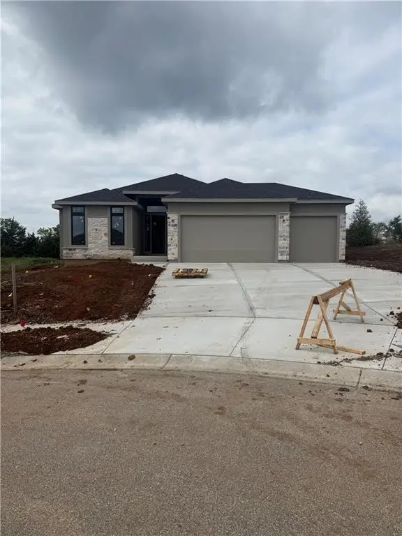 10822 S Green RD, Olathe, KS 66061