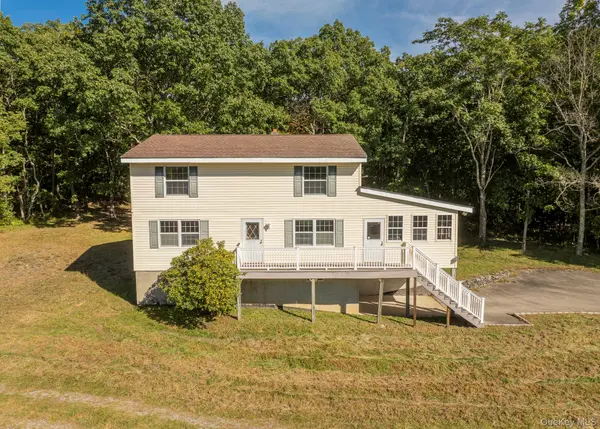 544 Willow Brook RD, Clinton Corners, NY 12514