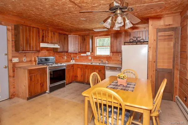 544 Willow Brook RD, Clinton Corners, NY 12514