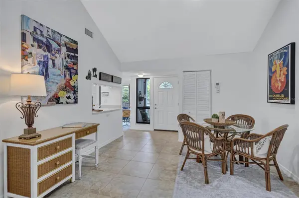 1637 BROOKHOUSE CT #244, Sarasota, FL 34231