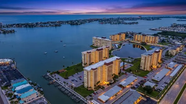 4550 COVE CIR #502, St Petersburg, FL 33708