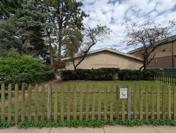1958 W Morse AVE #A, Chicago, IL 60626