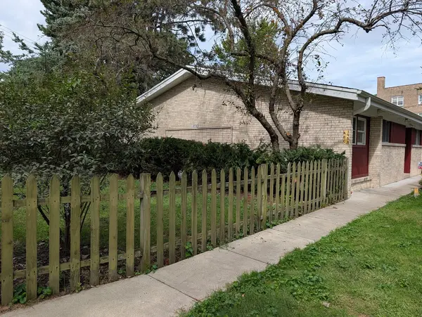 1958 W Morse AVE #A, Chicago, IL 60626