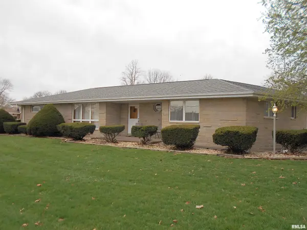 4 Hiel DR, Bushnell, IL 61422