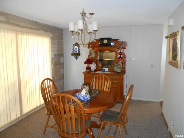 4 Hiel DR, Bushnell, IL 61422