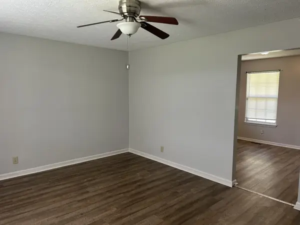 370 Hugh Hunter Rd, Oak Grove, KY 42262