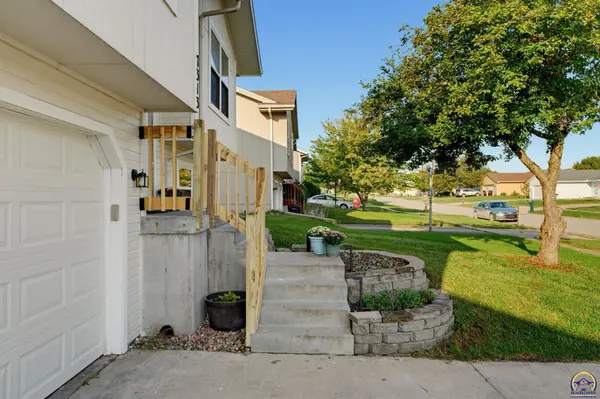 7313 SW 23rd TER, Topeka, KS 66614