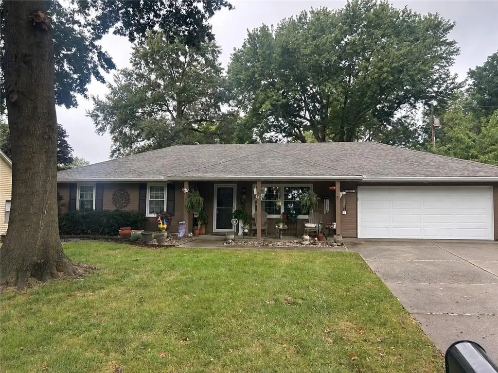 204 14th AVE #N, Greenwood, MO 64034