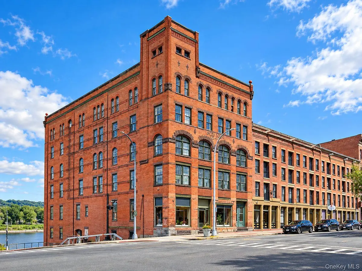 155 River St #A4, Troy, NY 12180