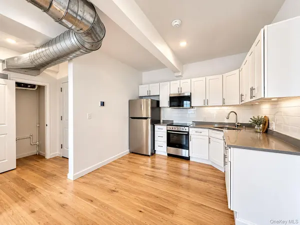 155 River St #A4, Troy, NY 12180