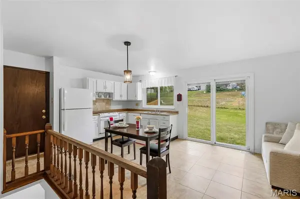 194 Driftwood LN, St Peters, MO 63376