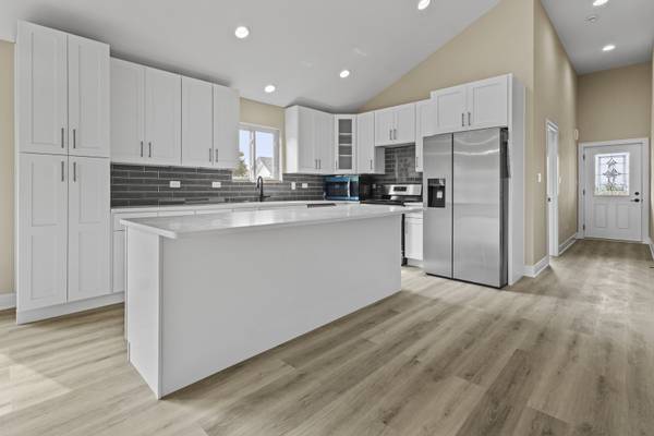 412 E Butler AVE, Grant Park, IL 60940
