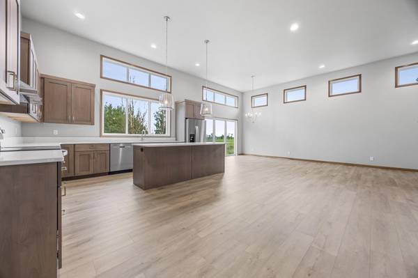 1015 61st AVE W, West Fargo, ND 58078
