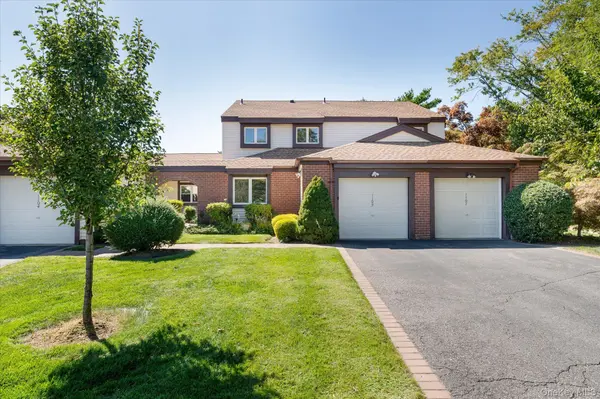 1102 Gotham PATH, Saint James, NY 11780