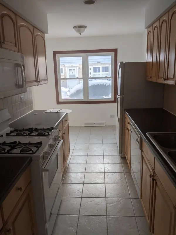 822 Skokie BLVD #E, Wilmette, IL 60091