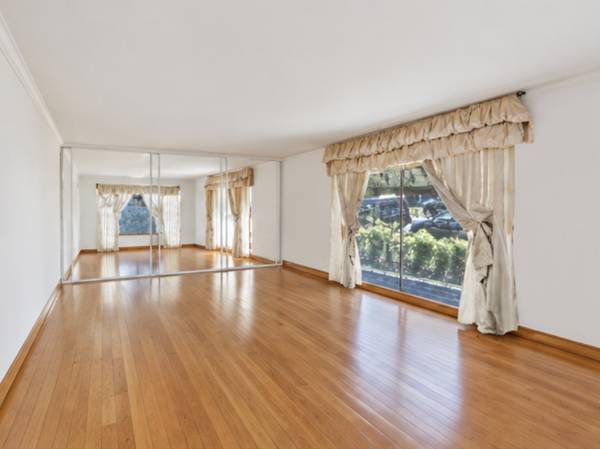 855 W 73rd ST, Chicago, IL 60621