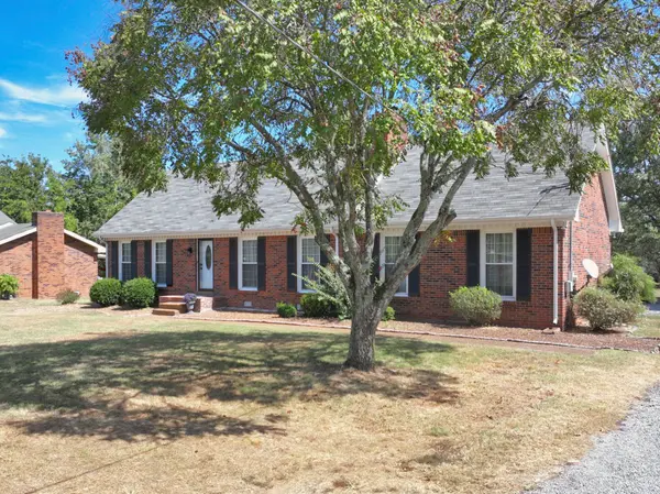 427 Walton Ferry Rd, Hendersonville, TN 37075