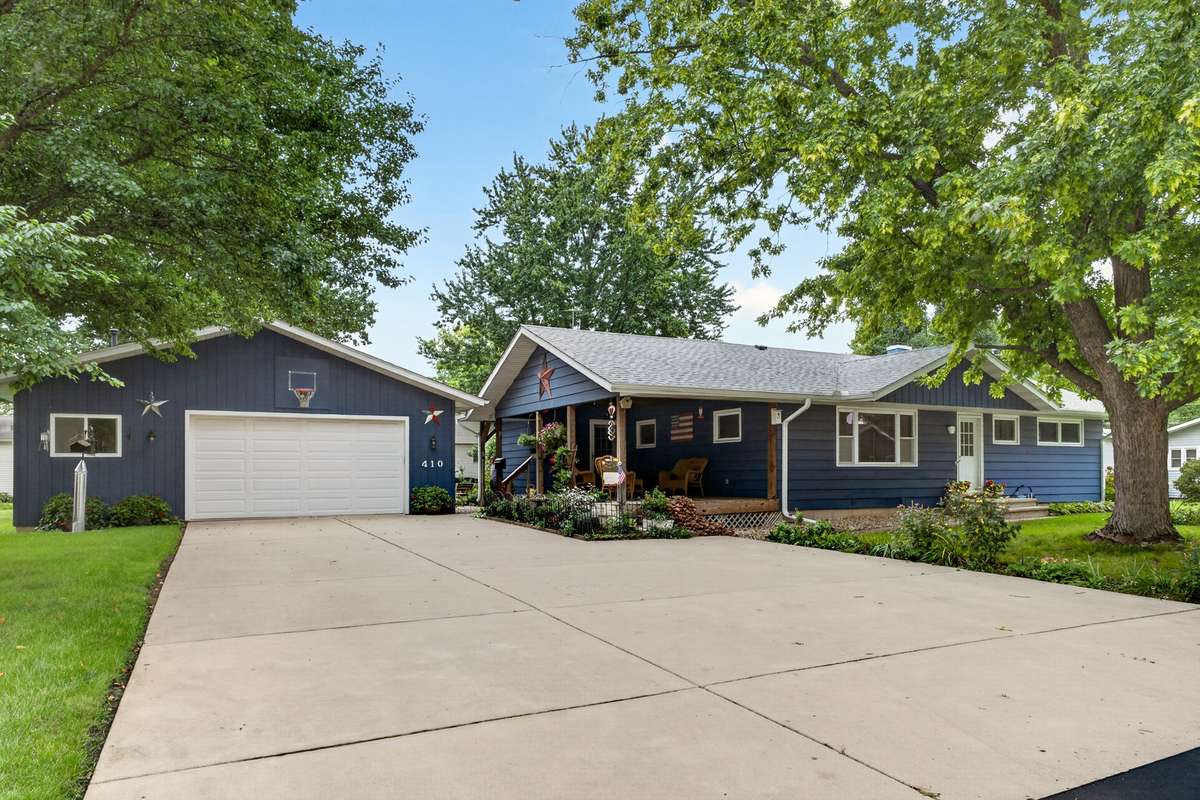 410 E Jones ST, Plano, IL 60545