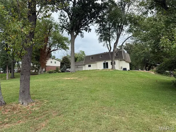 621 Claymont Estates DR, Chesterfield, MO 63017