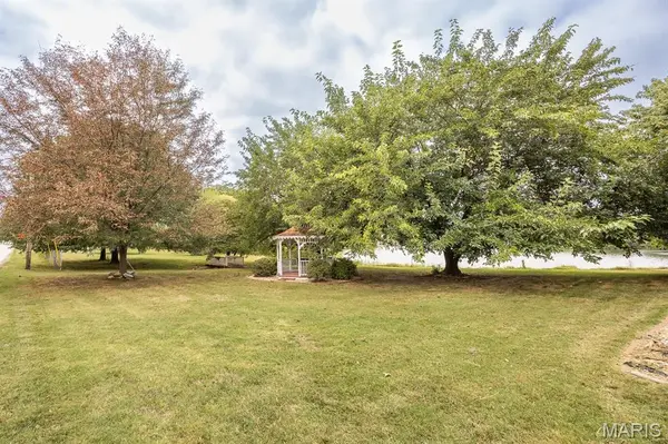 4121 Bruene AVE, Pontoon Beach, IL 62040