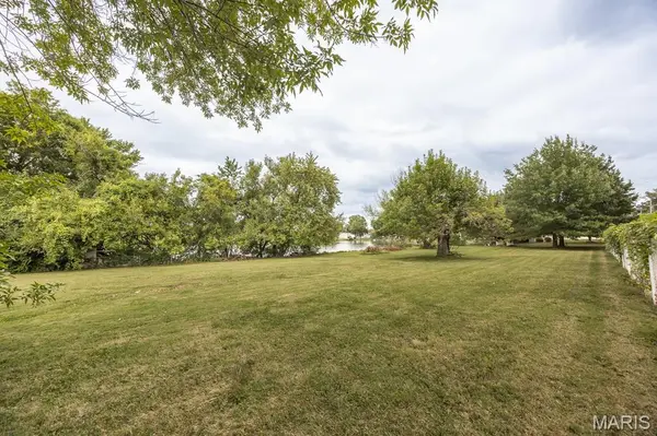 4121 Bruene AVE, Pontoon Beach, IL 62040