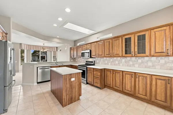 12996 Wisconsin CIR, Huntley, IL 60142