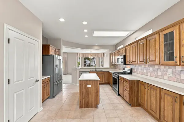 12996 Wisconsin CIR, Huntley, IL 60142