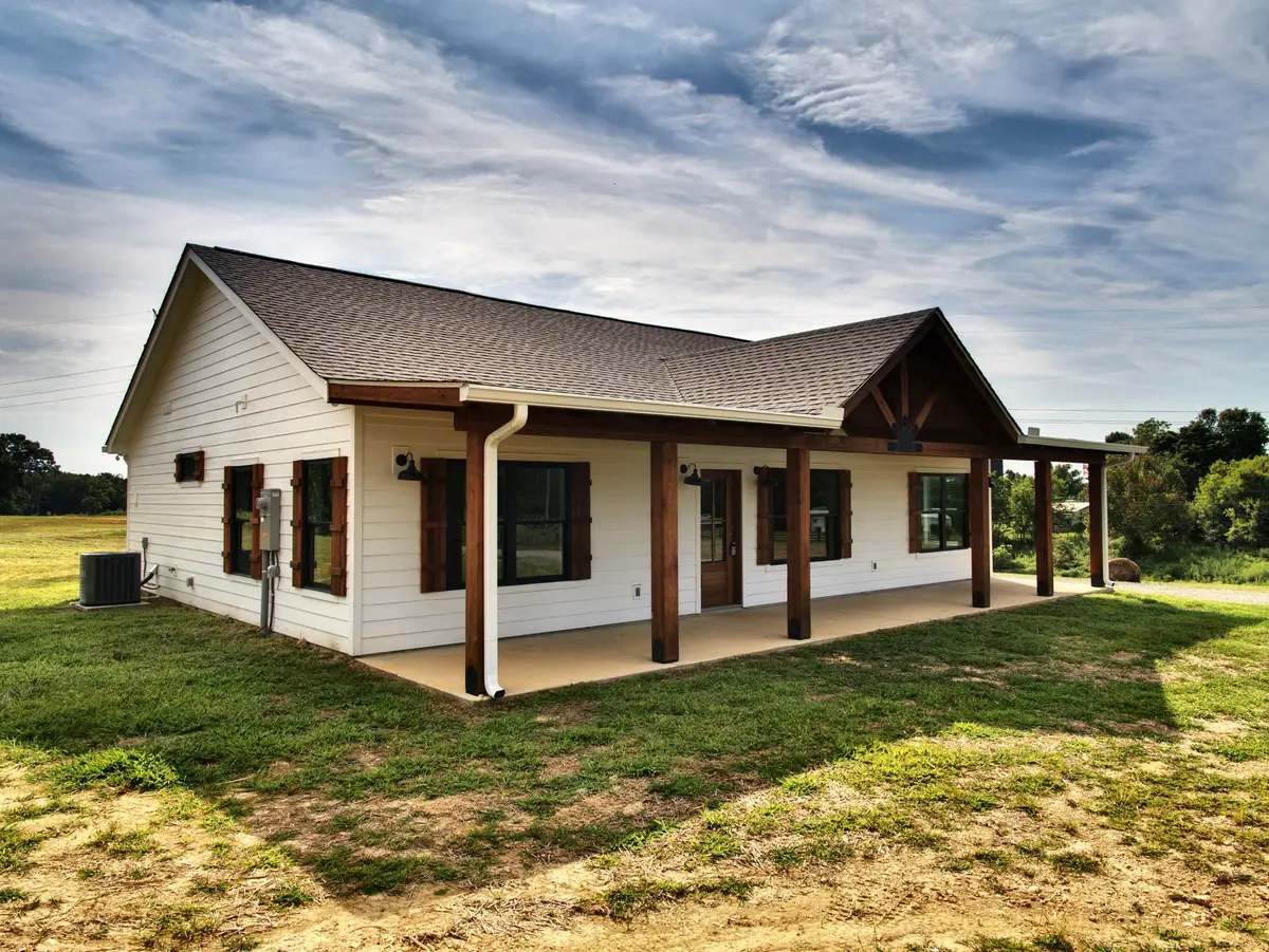 2044 Womble Ridge Rd, Ethridge, TN 38456