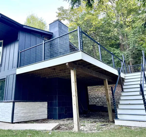 8111 Hedrick RD, Harbor Springs, MI 49740