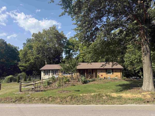 7162 Upton RD, Mount Vernon, IN 47620