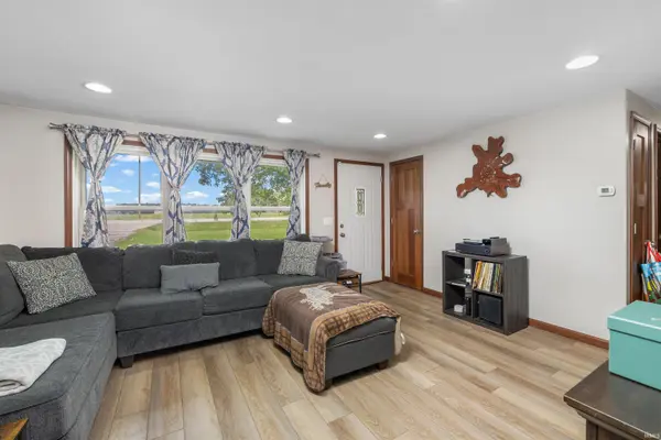 7542 N State Road 1 RD, Ossian, IN 46777-9670