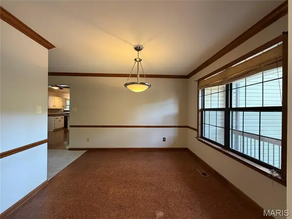 1599 Paradise Valley DR, High Ridge, MO 63049