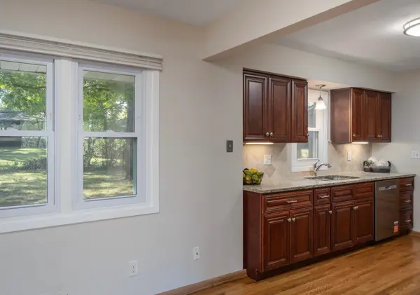 2837 Matilda ST, Roseville, MN 55113